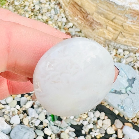 White Lace Agate Large Stone Ring, Handmade by Wandering Bunny LLC - Picture 5 of 11